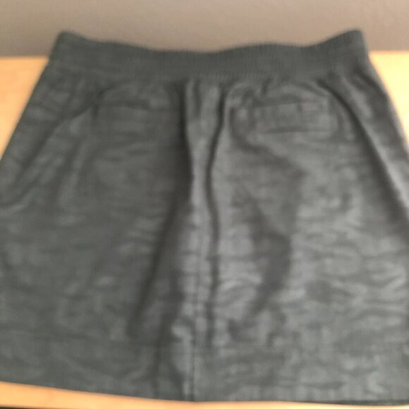 NEW Orvis Camo Embossed Pull On Travel Golf Skort - NEW - Picture 10 of 10